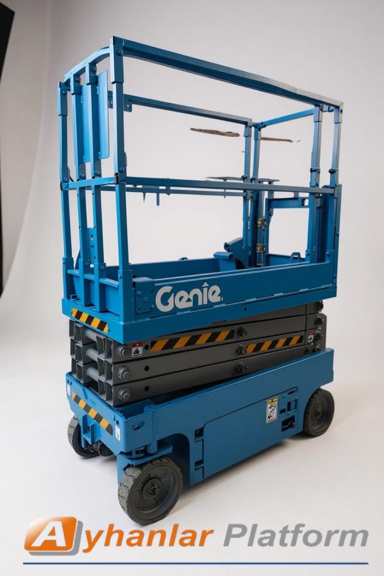 Satılık 2. EL 8 m. Akülü Makaslı Platform.